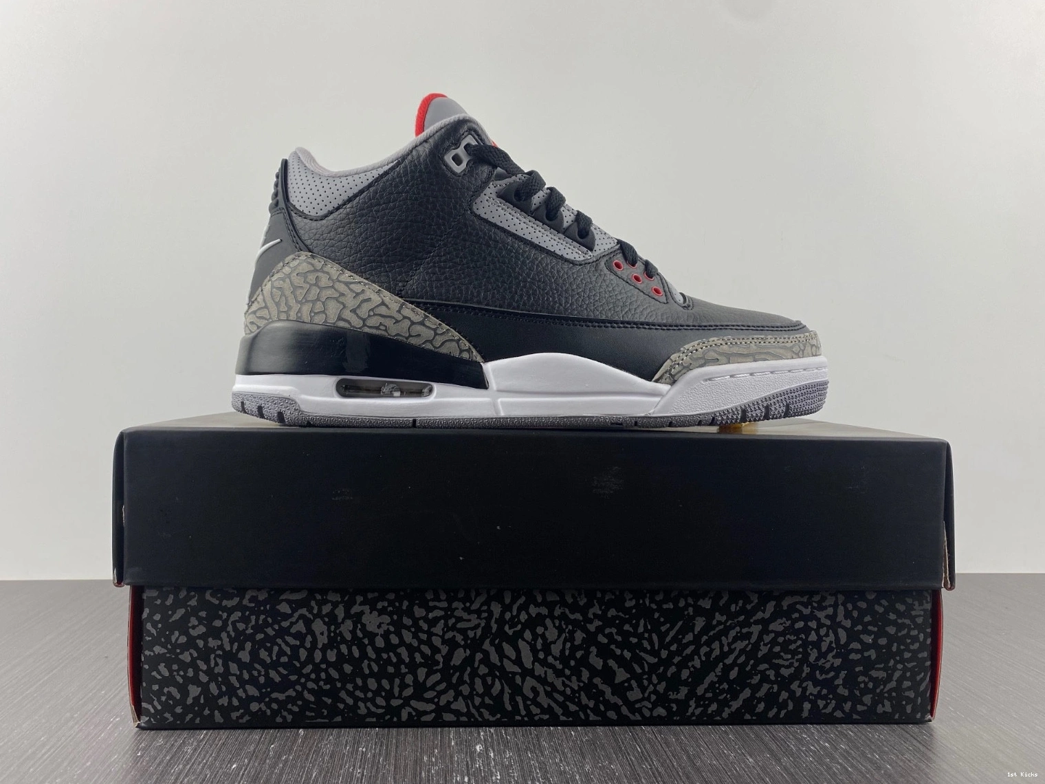 3  Cement Black (2018) Retro Jordan 854262-001 1010